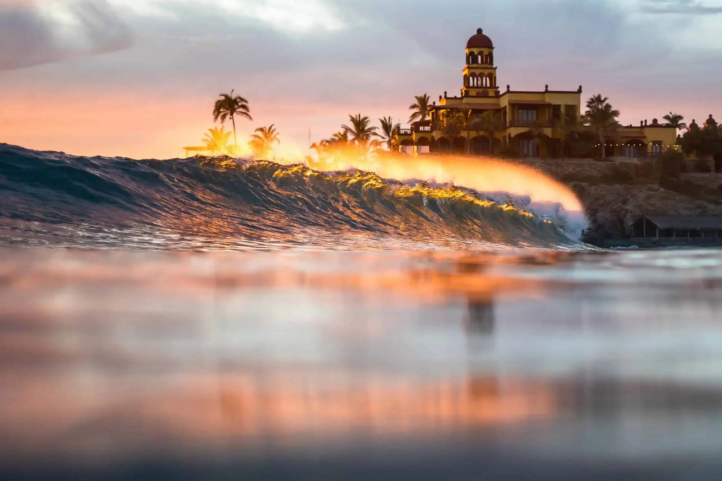 Sunset wave at Cerritos Beach